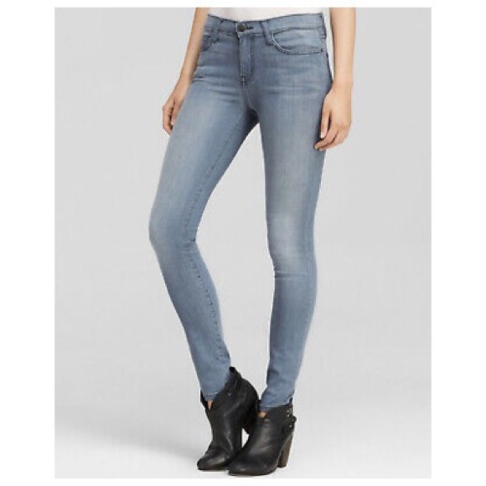 Current Elliott • Light Skinny Jeans